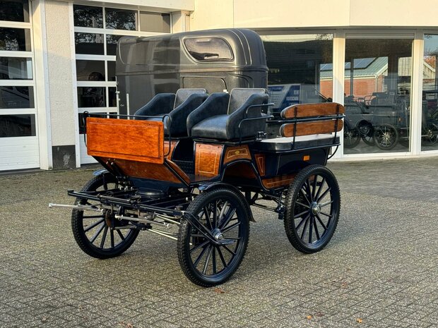 1/2 Sp. Recreatiewagen Doorloopwagen Paard