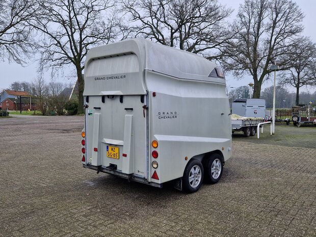 Henra Grand Chevalier 2 Paards Trailer 