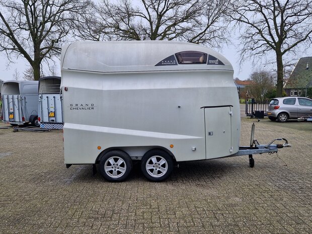 Henra Grand Chevalier 2 Paards Trailer 